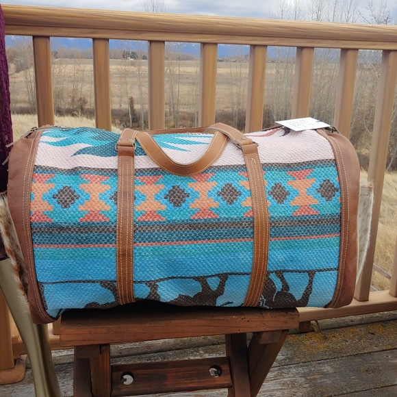 🎁Rug tooled leather duffel bag western tribal New - Picture 13 of 16
